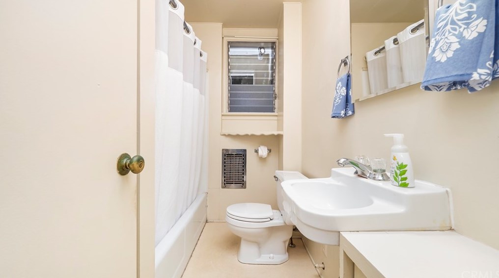 921 Berkeley Ave, Claremont CA  91711-4228 exterior