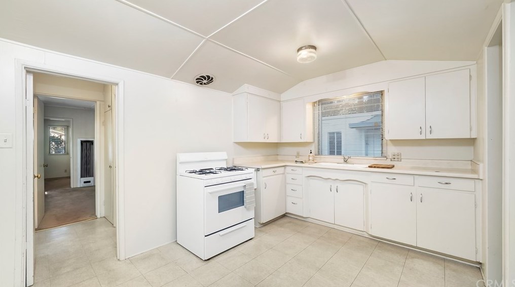 921 Berkeley Ave, Claremont CA  91711-4233 exterior