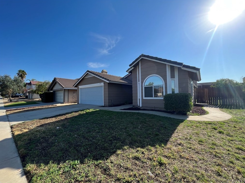 13594 Stockbrook Rd, Moreno Valley, CA 92553-4834