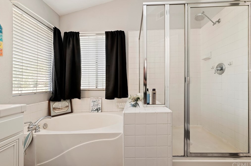 14938 Fox Rdg Dr, Fontana CA 92336-1103 exterior