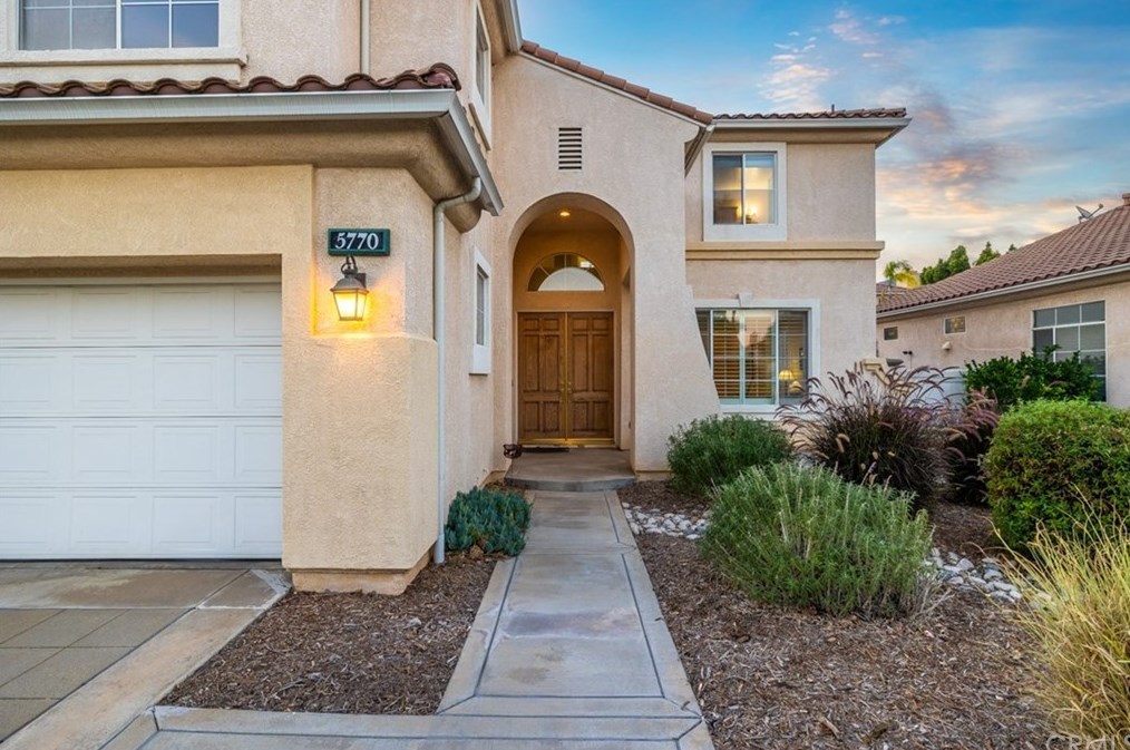 5770 Ridgeview Dr, La Verne, CA 91750