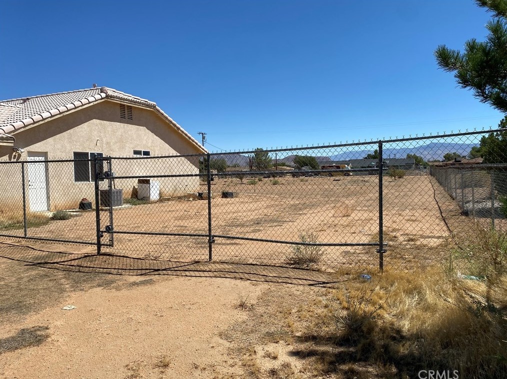 15145 Ramona Rd, Apple Valley, CA 92307-3411