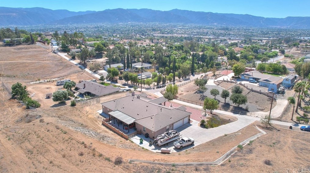 18580 Manitou St, Corona, CA 92881-3460