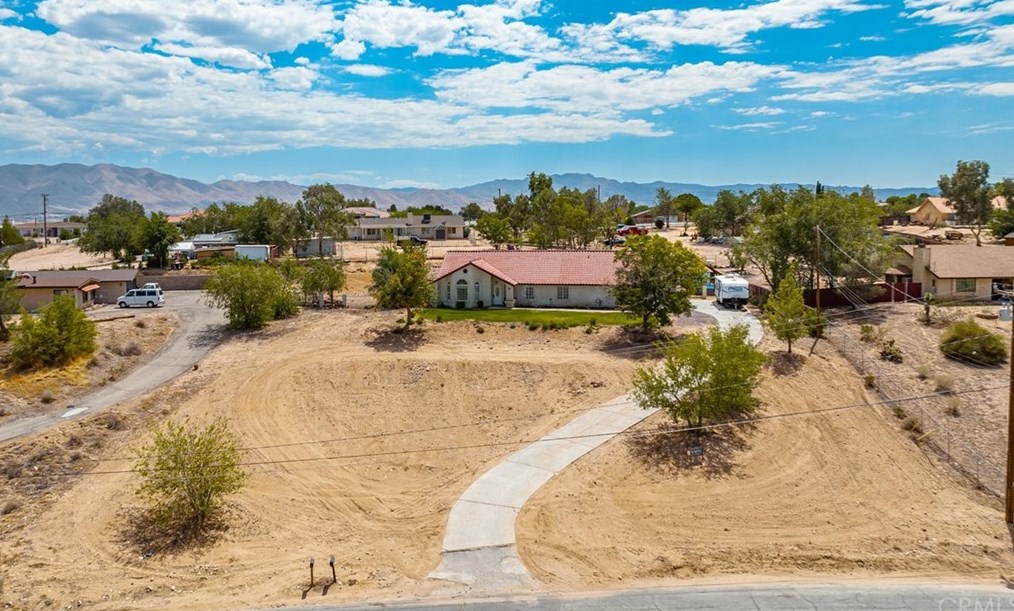 18605 Lilac St, Hesperia, CA 92345-5268
