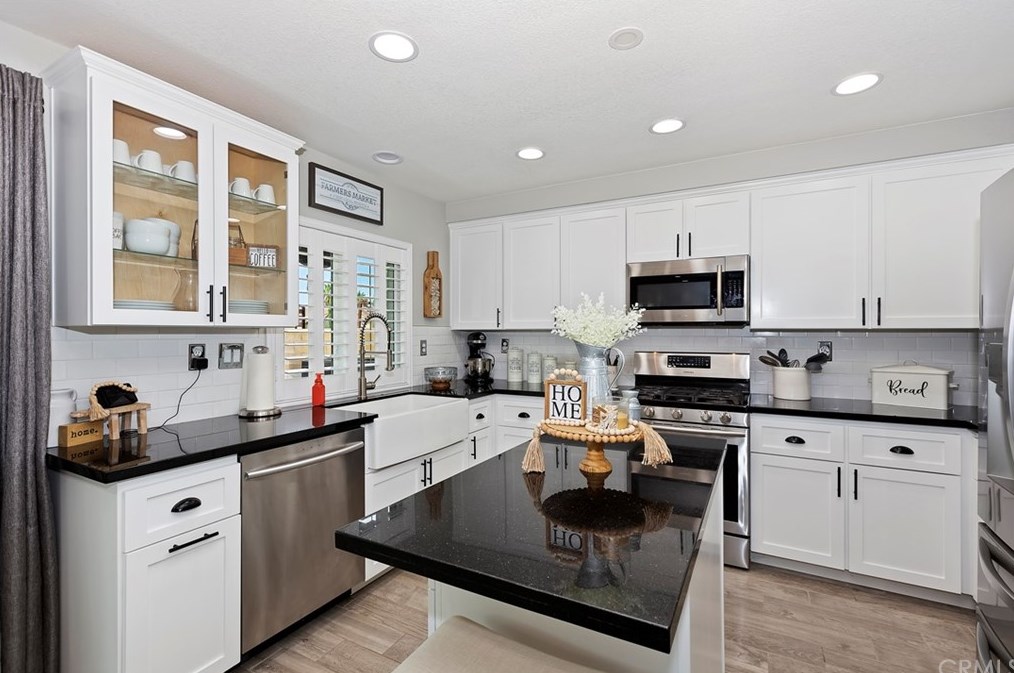 14993 Roundup Ln, Fontana, CA 92336-0149