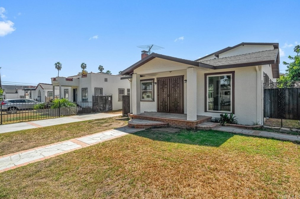 1834 84th St, Los Angeles CA  90001-4013 exterior