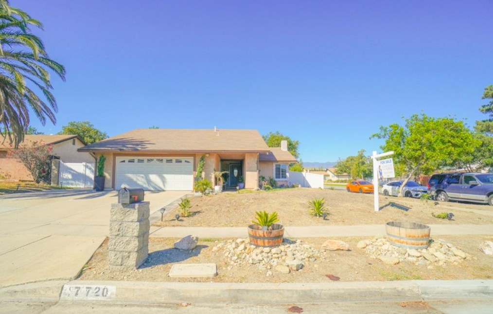 17720 Shamrock Ave, Fontana, CA 92336-2360