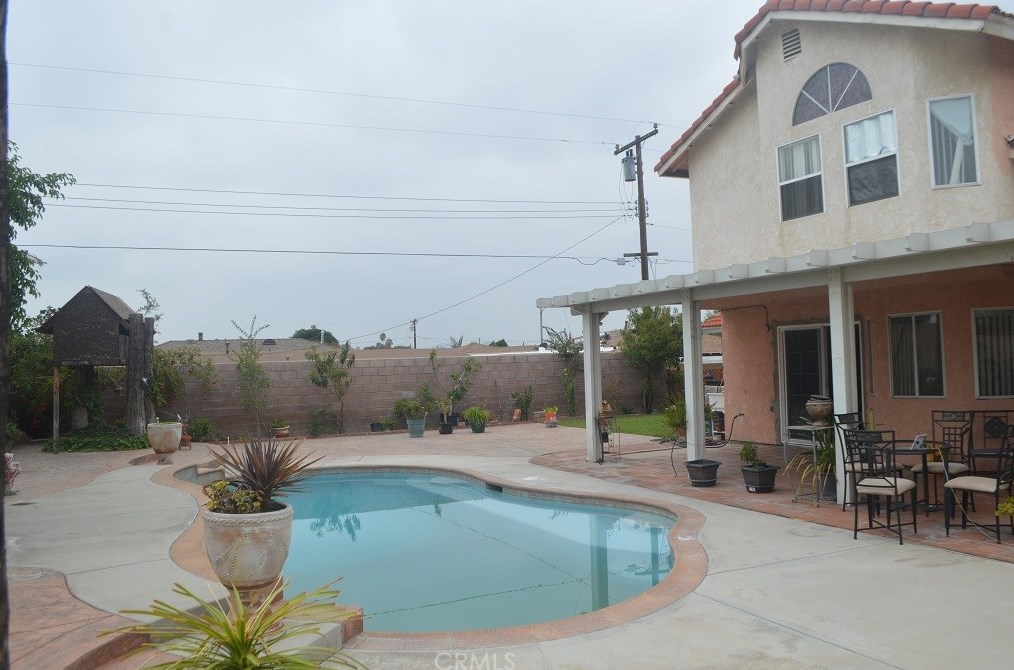 1092 S Vista Ave, Rialto, CA 92376