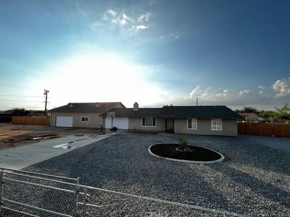 10798 Nandina St, Apple Valley, CA 92308-8058