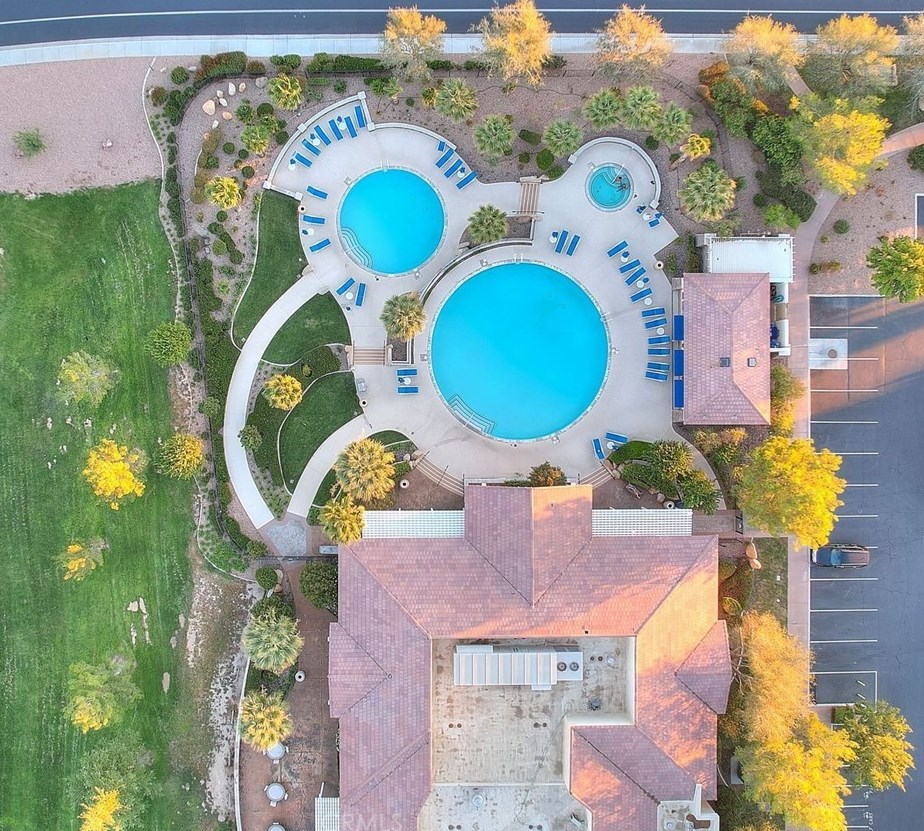 10575 Green Valley Rd, Apple Valley CA  92308-3689 exterior