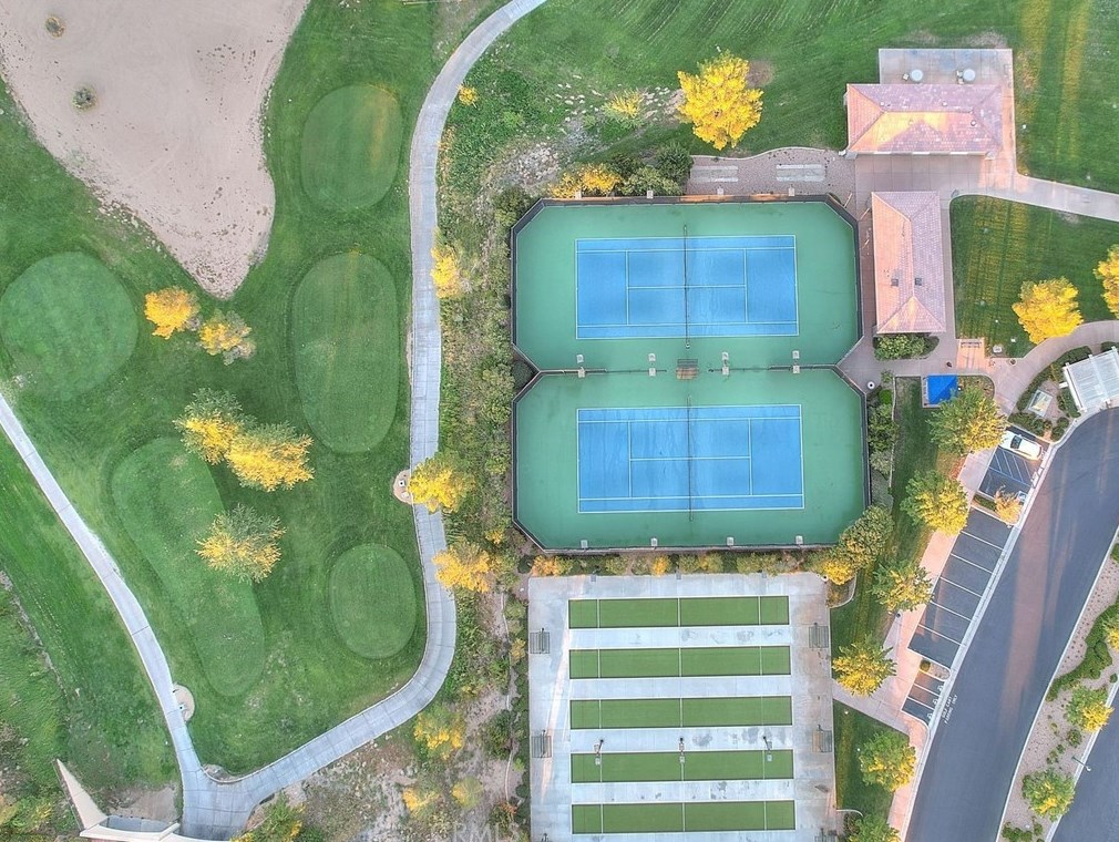 10575 Green Valley Rd, Apple Valley CA  92308-3689 exterior