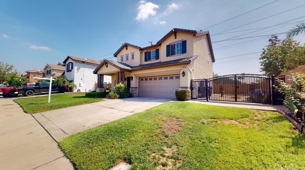 7647 Bear Creek Dr, Fontana, CA 92336-5485