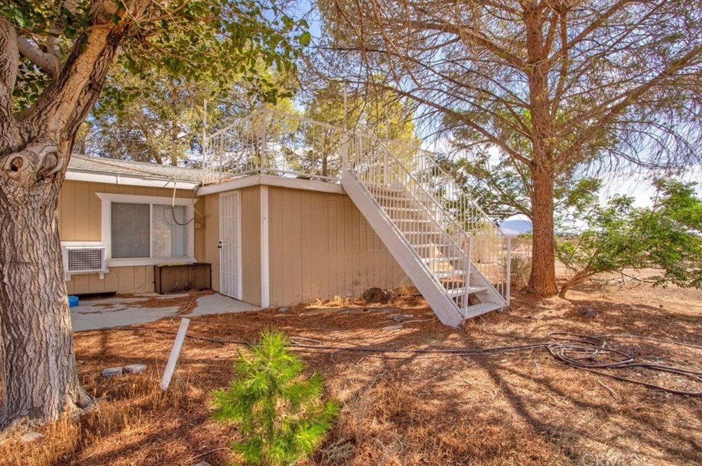 25373 Chaparosa Dr, Apple Valley, CA 92307-7037
