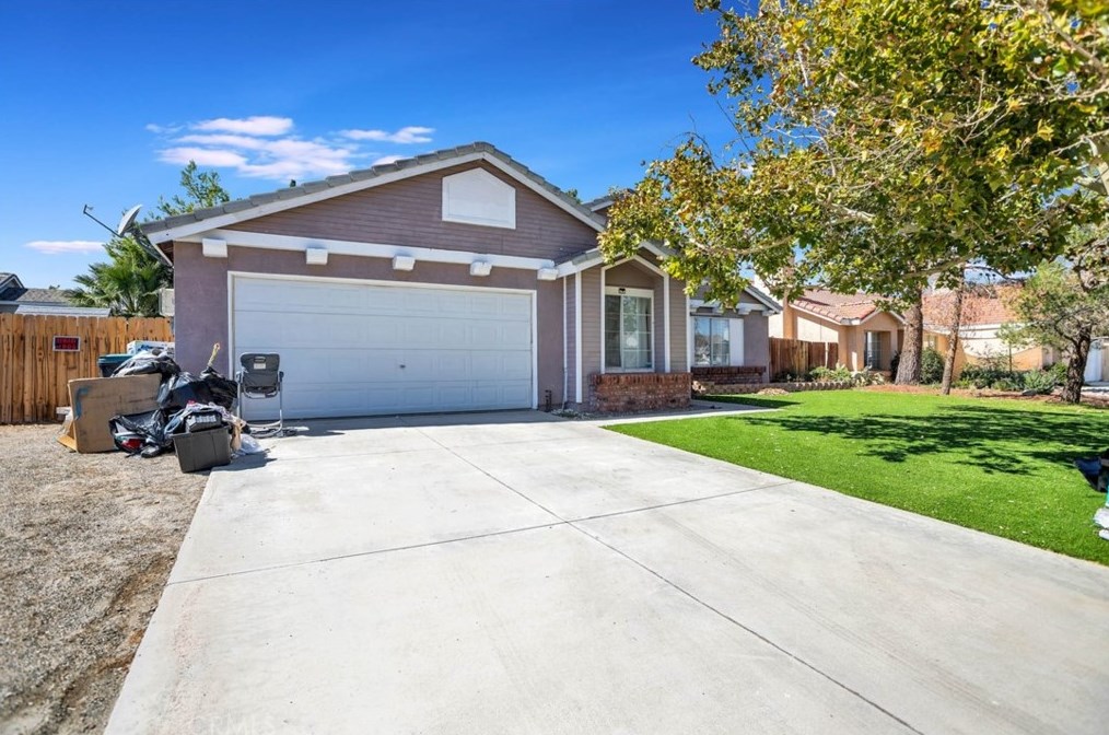 38131 Boxthorn St, Palmdale, CA 93552-3220