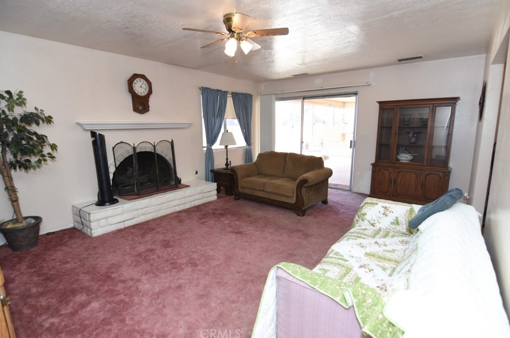 21951 Dotame Ave, Apple Valley, CA 92307-7334