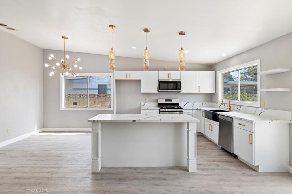 17885 Athol St, Fontana CA  92335-5127 exterior