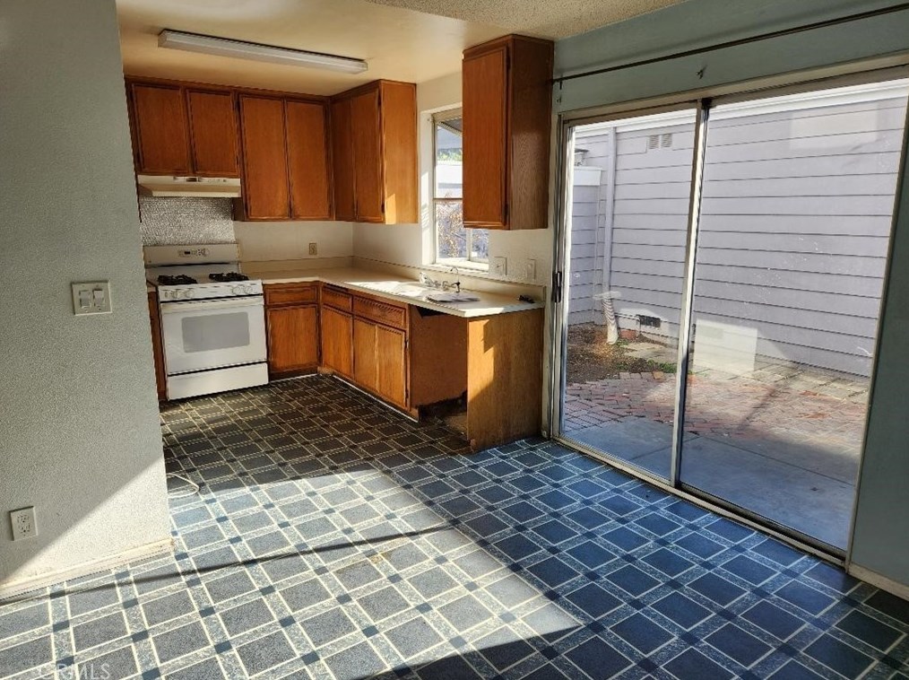 544 Marengo Ave, Pasadena CA  91101-3130 exterior