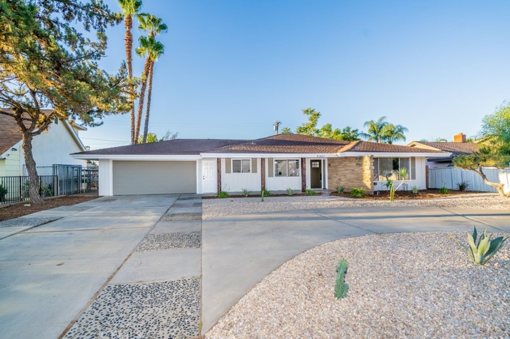 40897 Cavalier Dr, Hemet, CA 92544-6207