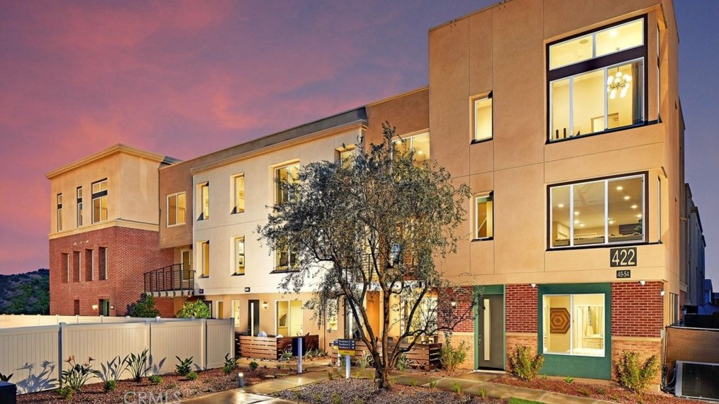 422 W Rte 66 #97, Glendora, CA 91740