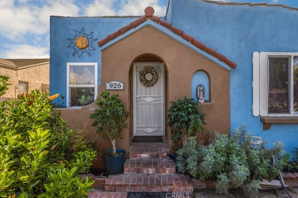926 89th St, Los Angeles, CA 90002-1608