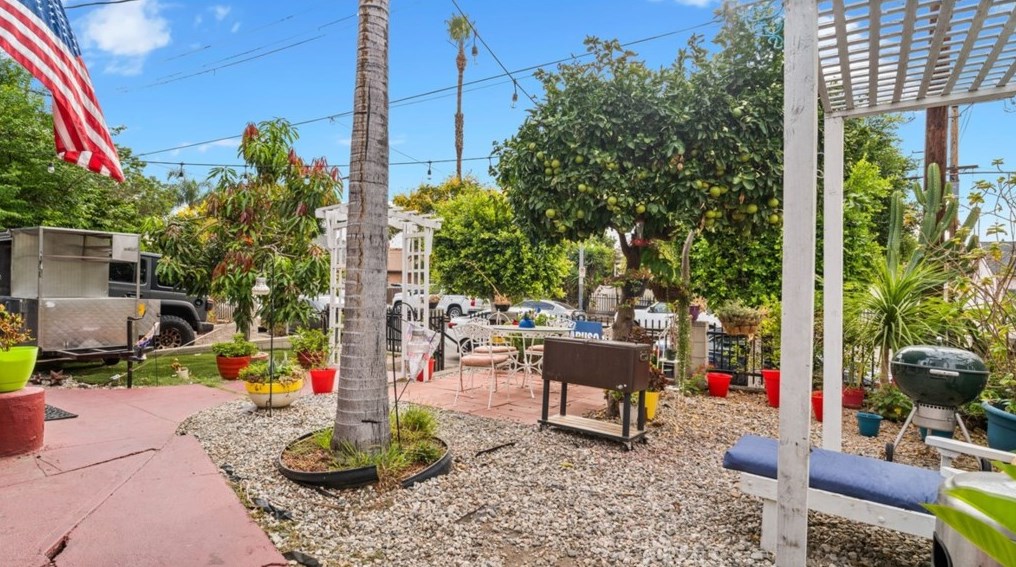 547 St Louis St, Los Angeles, CA 90033-1738