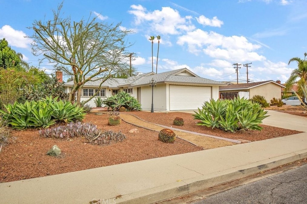 201 Cary Ln, Pomona, CA 91767-2326
