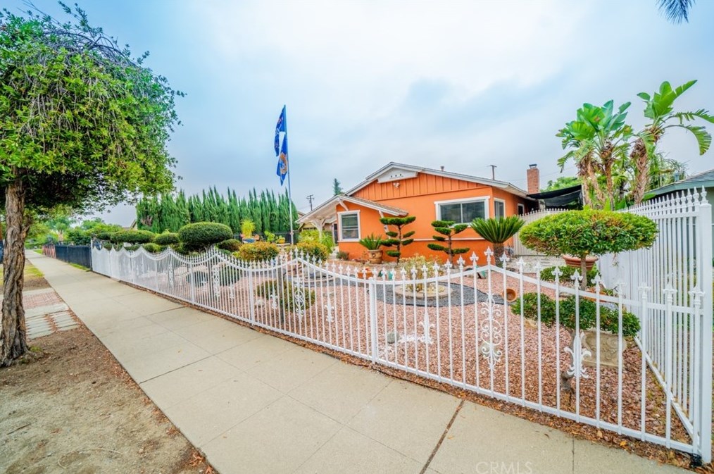 844 San Bernardino Ave, Pomona, CA 91767-3368