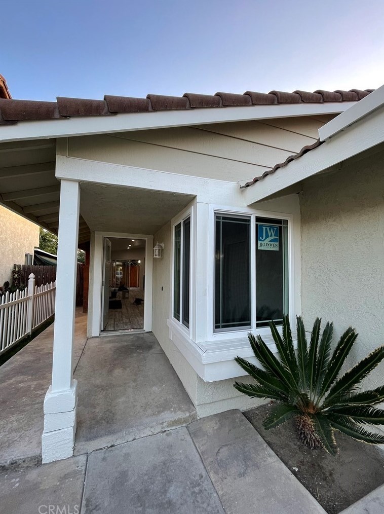 645 W Home St, Rialto, CA 92376