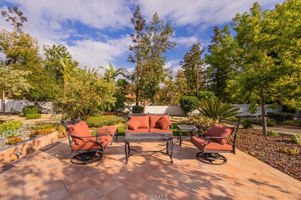 820 Deep Springs Dr, Claremont CA  91711-1402 exterior