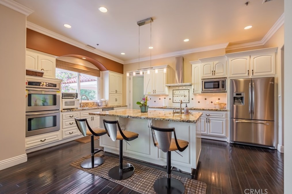 820 Deep Springs Dr, Claremont CA  91711-1402 exterior