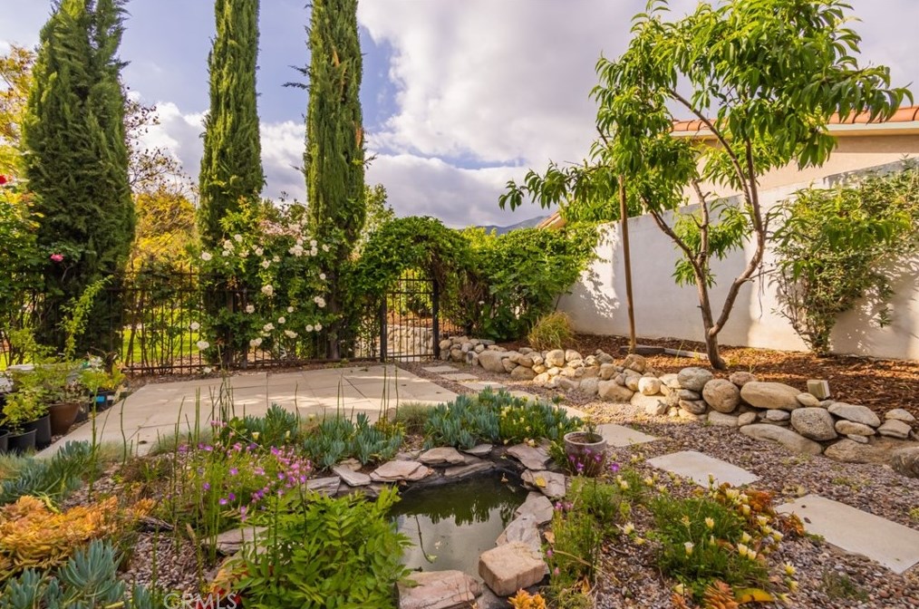 820 Deep Springs Dr, Claremont CA  91711-1402 exterior