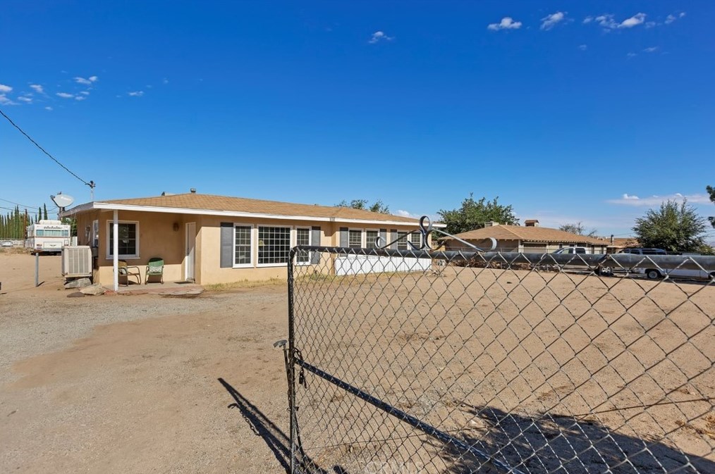 9214 Choiceana Ave, Hesperia, CA 92345-6402