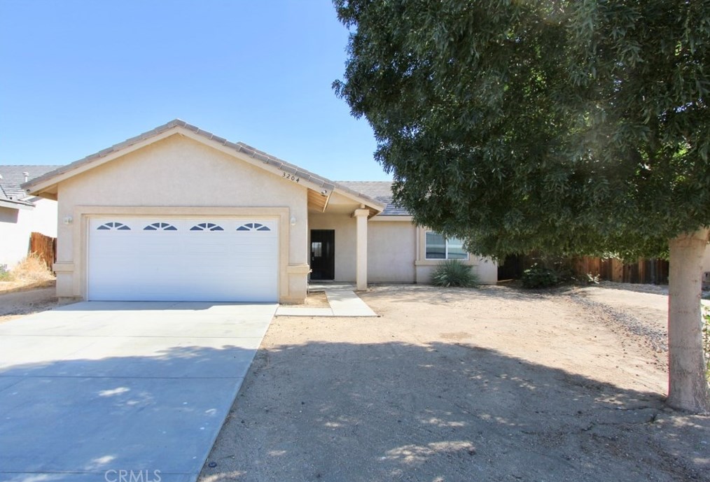 3204 Gordon St, Tropico Village, CA 93560-7463