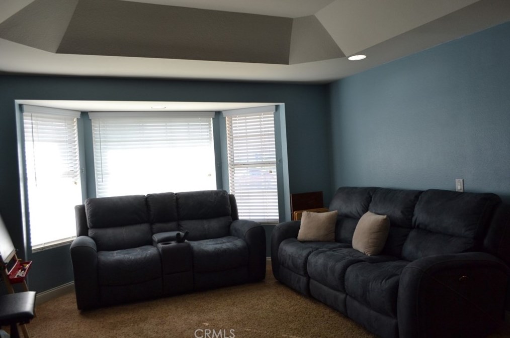 2751 Canterbury Trl, Ontario, CA 91761-7314