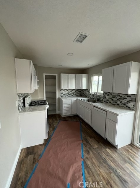 7537 Lemon St, Fontana, CA 92336-1920