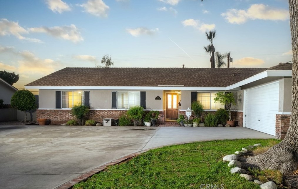 223 S Lone Hill Ave, Glendora, CA 91741