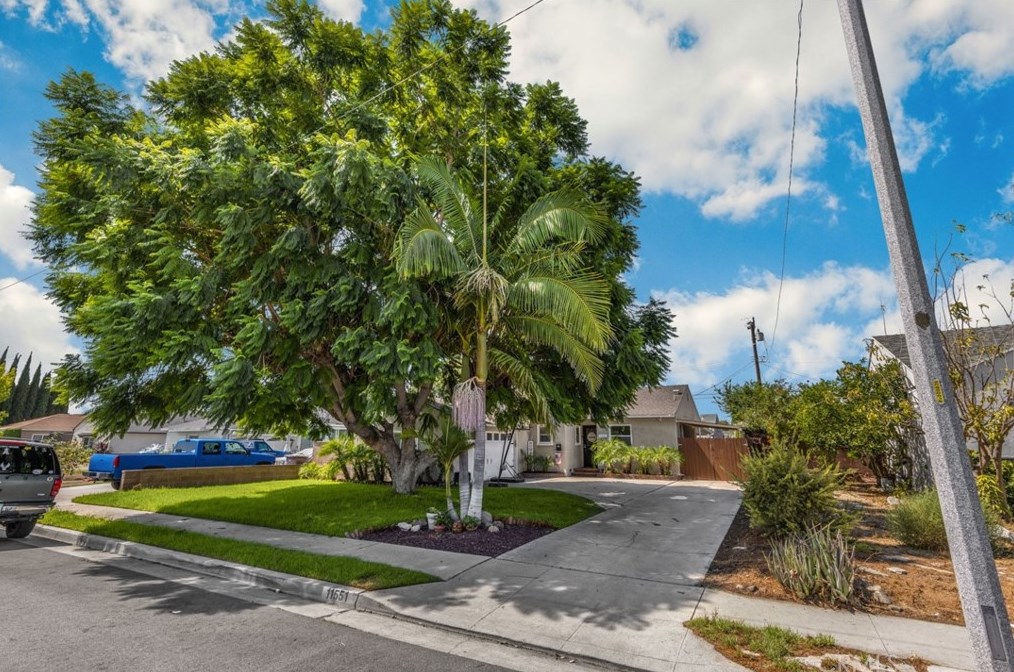 11551 Robert Ln, Garden Grove, CA 92840