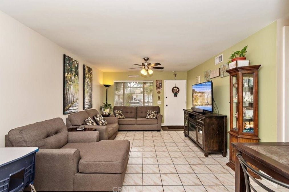 634 Vandergrift Ln, Pomona, CA 91766-5140