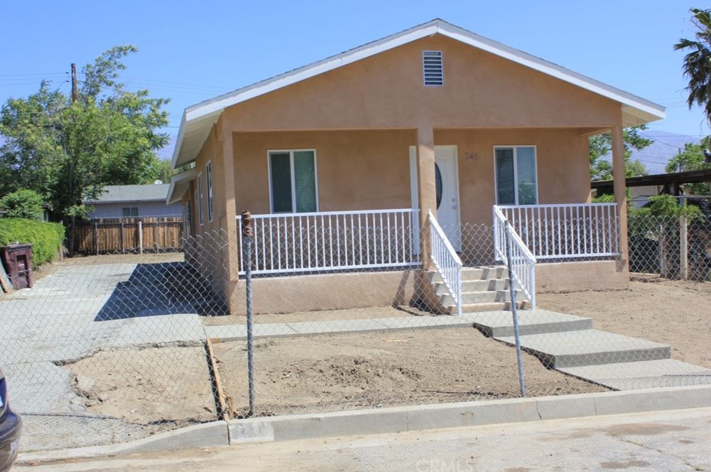 741 Plaza St, Banning, CA 92220-6077