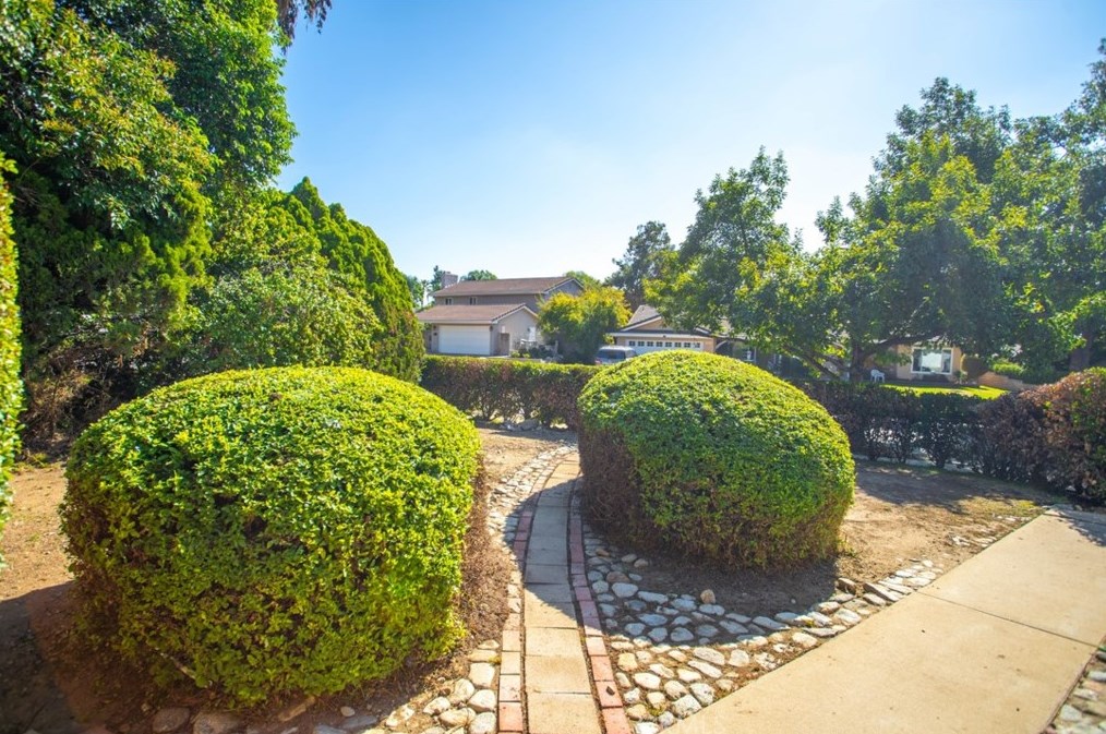159 Fairfield Dr, Claremont, CA 91711-1839