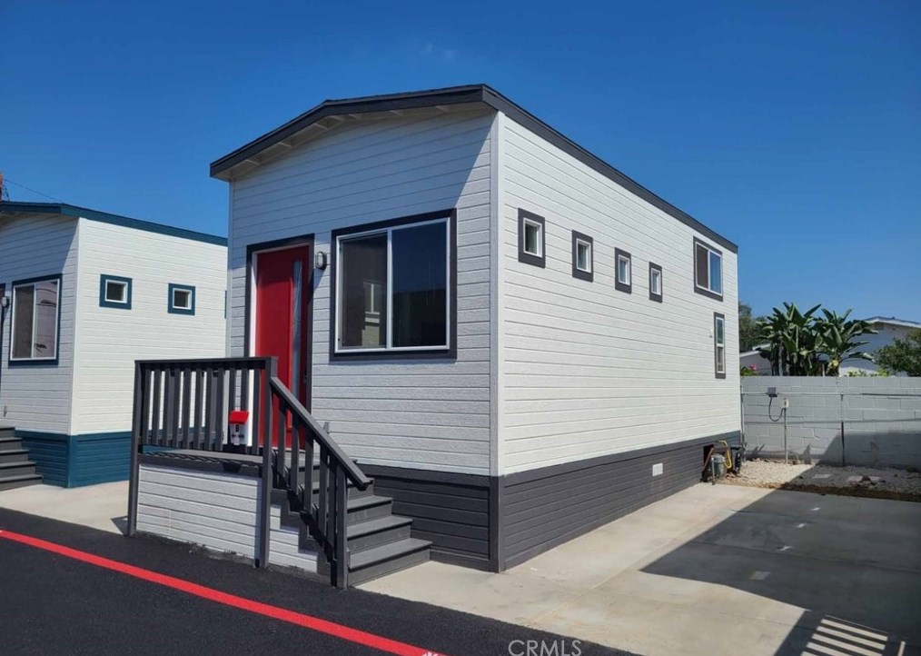 313 W 1st Street #b, La Habra, CA 90631