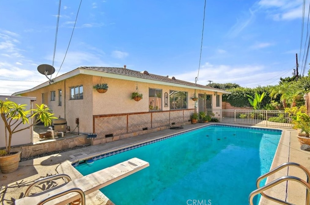 15015 Crestoak Dr, La Mirada CA  90638-4547 exterior