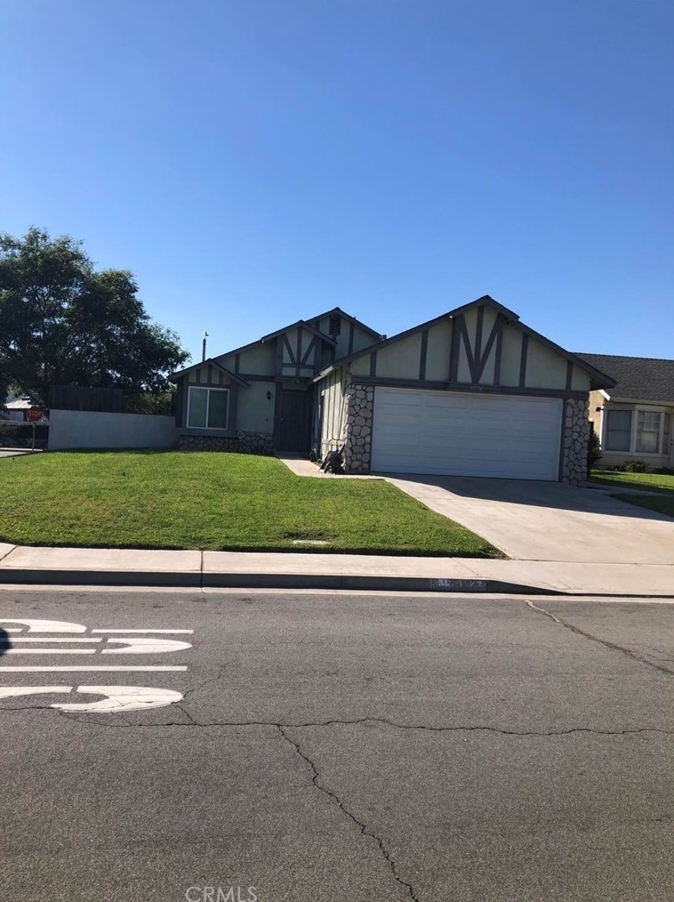 11572 Fernwood Ave, Fontana, CA 92337-1220