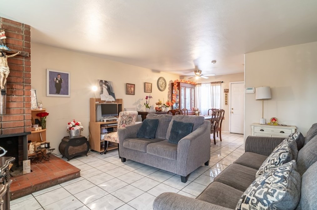 418 E Rialto Ave, Rialto, CA 92376
