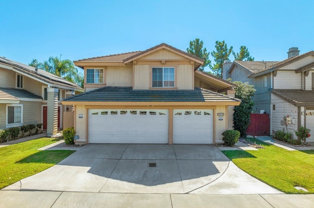 13729 Sunrise St, Fontana, CA 92336-3833