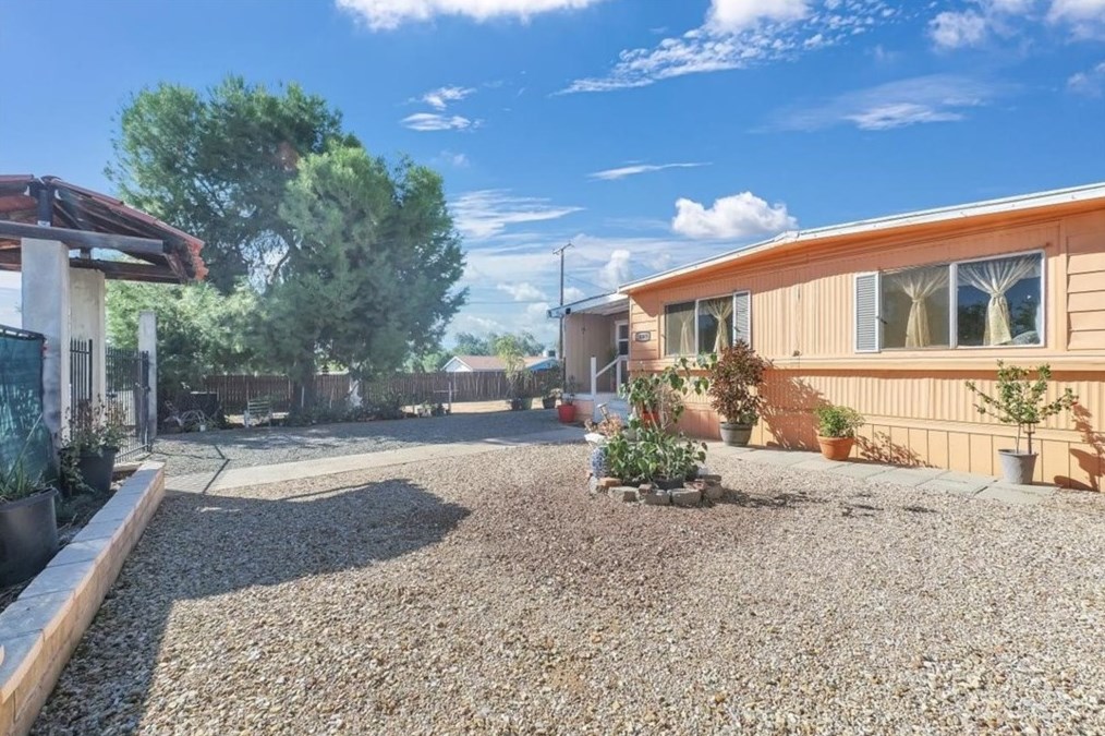 28805 Red Gum Dr, Lake Elsinore, CA 92532