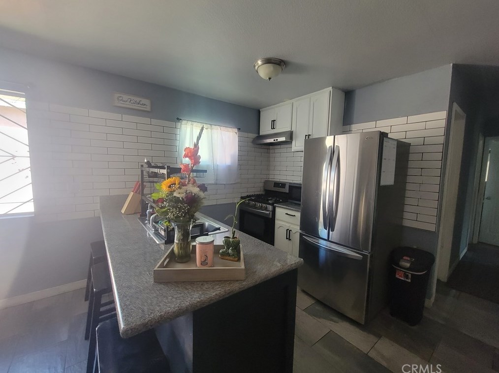 1816 83rd St, Los Angeles CA  90001-4009 exterior