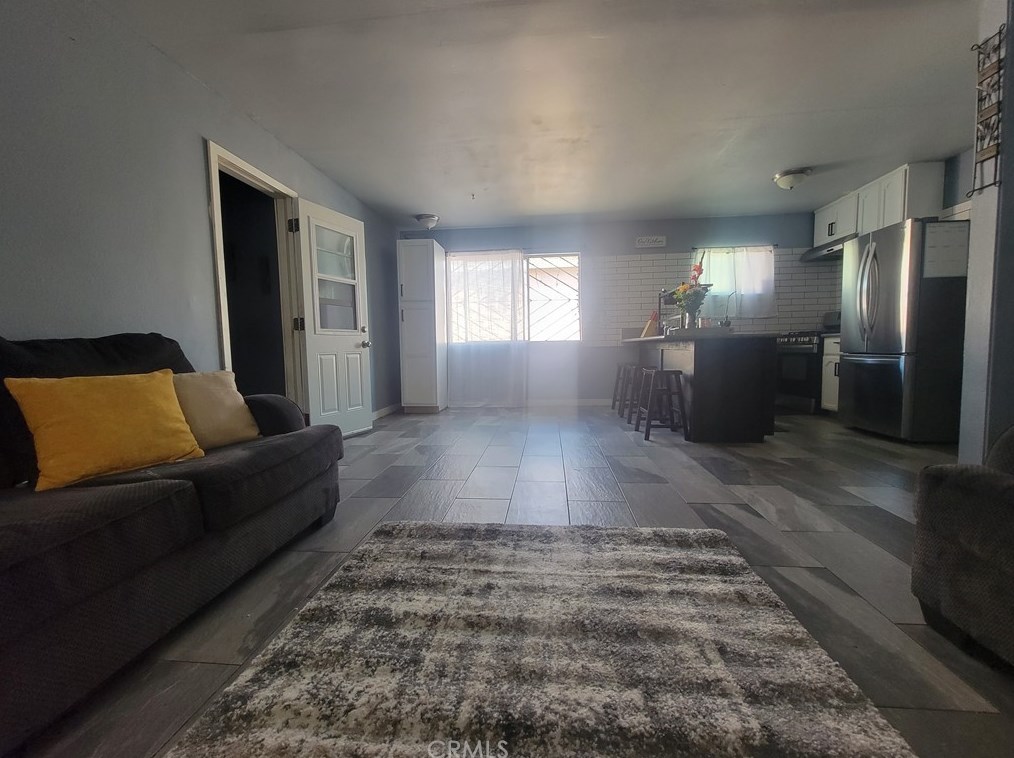 1816 83rd St, Los Angeles CA  90001-4009 exterior