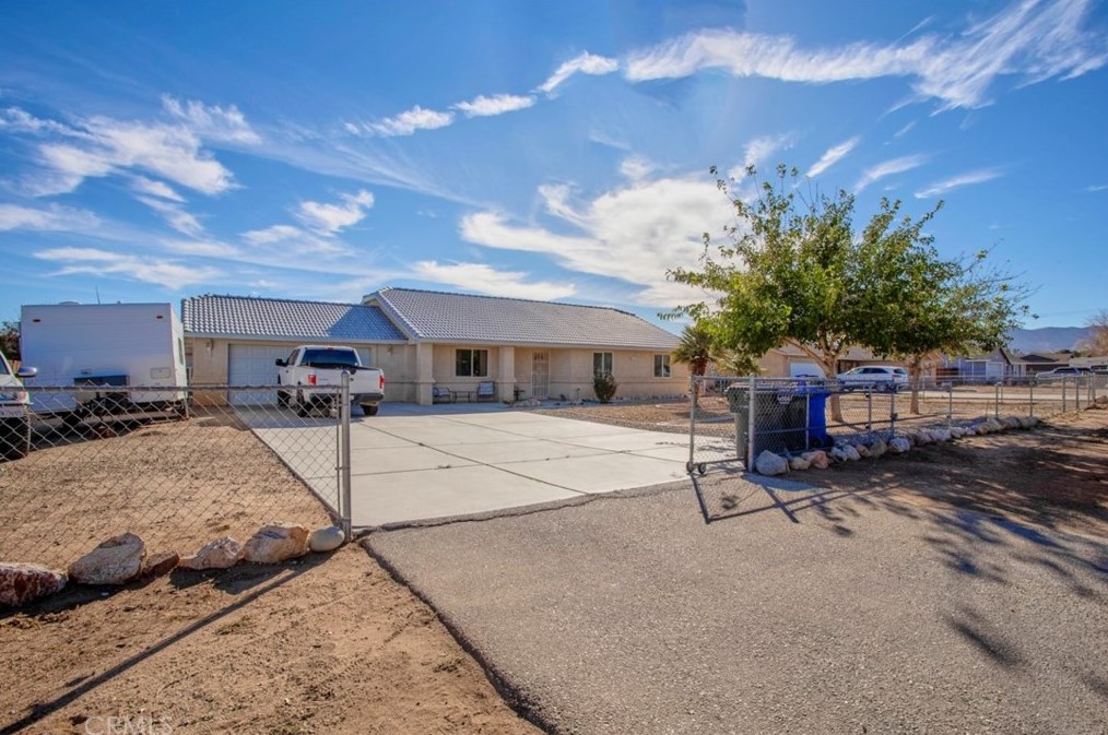 11955 Puye Rd, Apple Valley, CA 92308-4006
