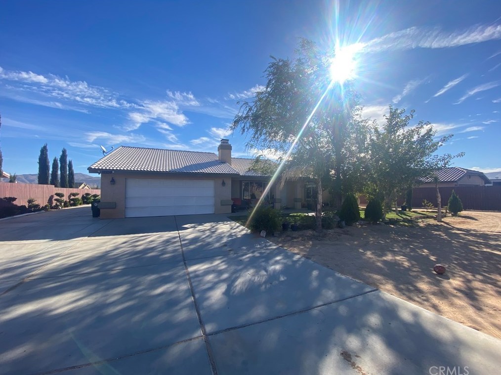 12259 Pawnee Rd, Apple Valley, CA 92308-7213